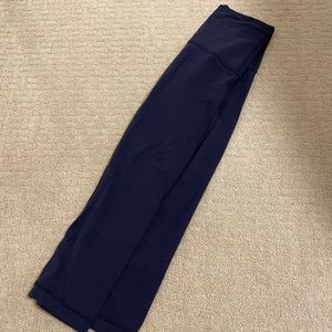 Lululemon crop leggings size 4